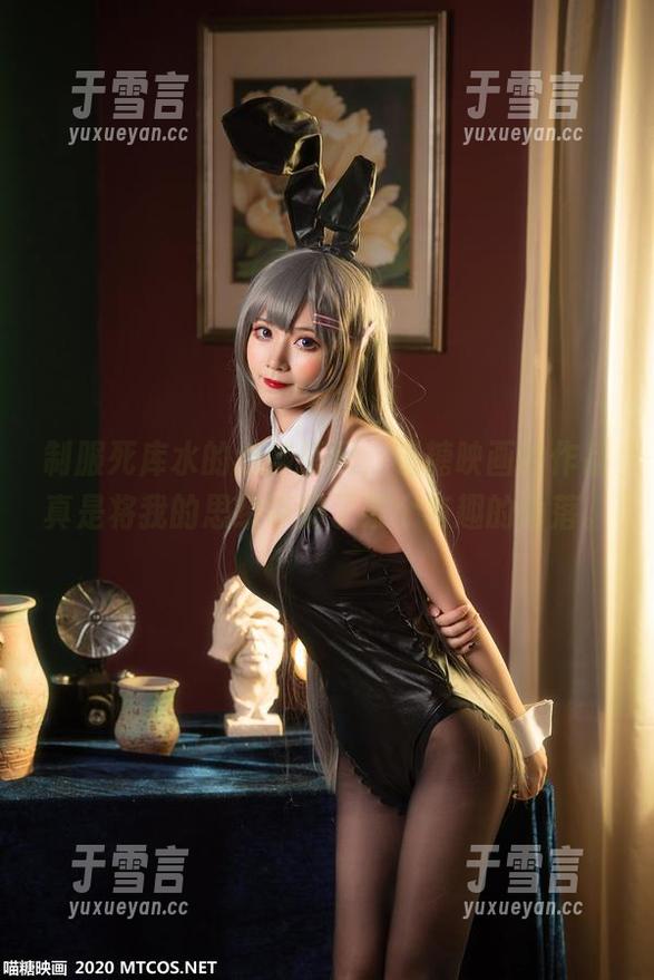 制服死库水的绝妙搭配，喵糖映画的作品真是将我的思绪带到了某个有趣的角落。