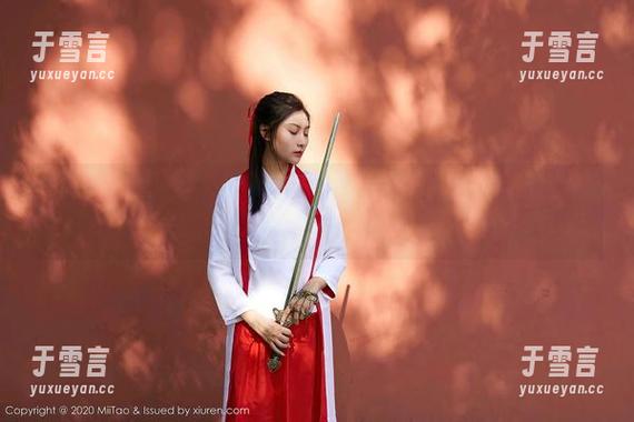 MiiTao蜜桃社 - 索菲娅Sophia的美脚，套图精选里每一张都仿佛在说：快看这里！