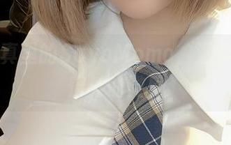全套写真里的SayoMomo，温柔得就像窗外的微风