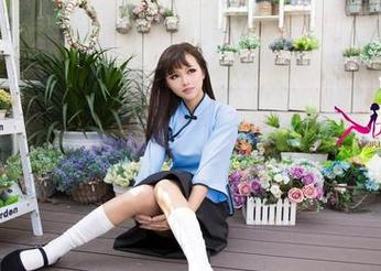 UGirls尤果网 – 最新的图片里，信悦儿的油亮展现得淋漓尽致，我半分钟都没法移开眼。