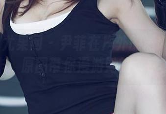 UGirls尤果网 – 尹菲在户外的最新无修图之作，原图带你漫游她的小宇宙！