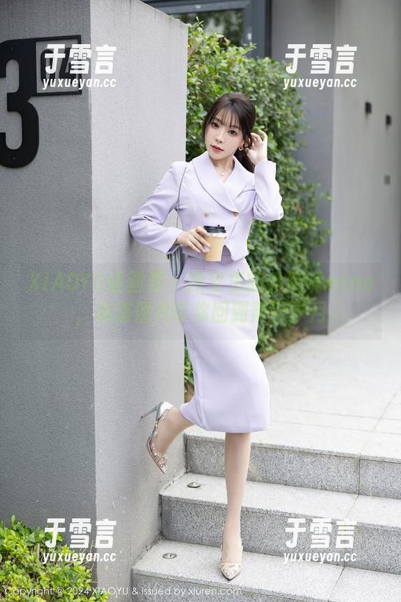 XIAOYU语画界 - 教室里的乔漫妮mina，高清照片带你回到青涩岁月