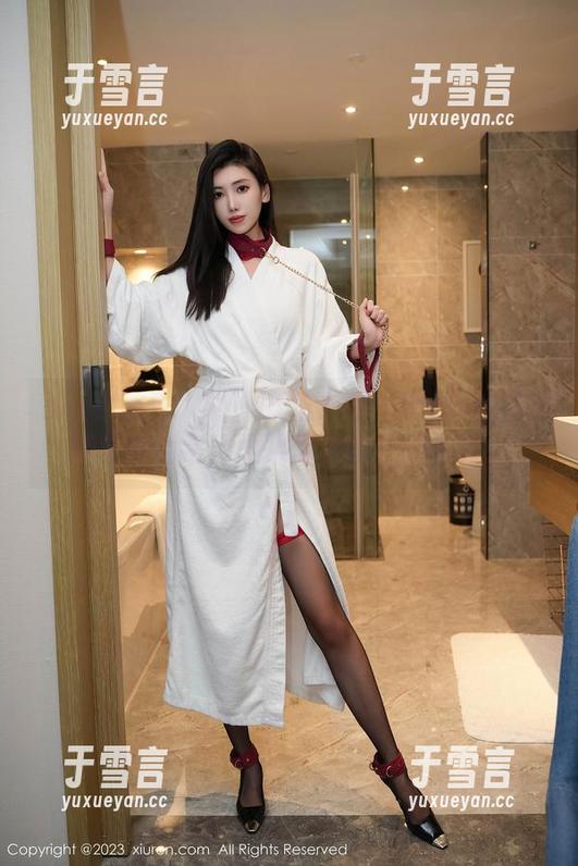 Xiuren秀人网 - 就这？伊一Moon的制服写真全集，颠覆你对板正的想象。