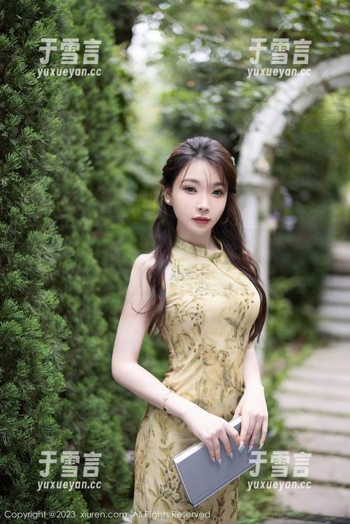 Xiuren秀人网 - 小逗逗经典制服图片，下载前记得深呼吸！