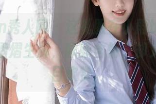 Xiuren秀人网 – 这礼服在小雨baby的私拍中熠熠生辉，脉脉含情，却又让人盲目欣赏。
