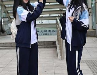Xiuren秀人网 – 在李丽莎的修女美图中，藏着让人一再回味的满足感，这味道真绝了。