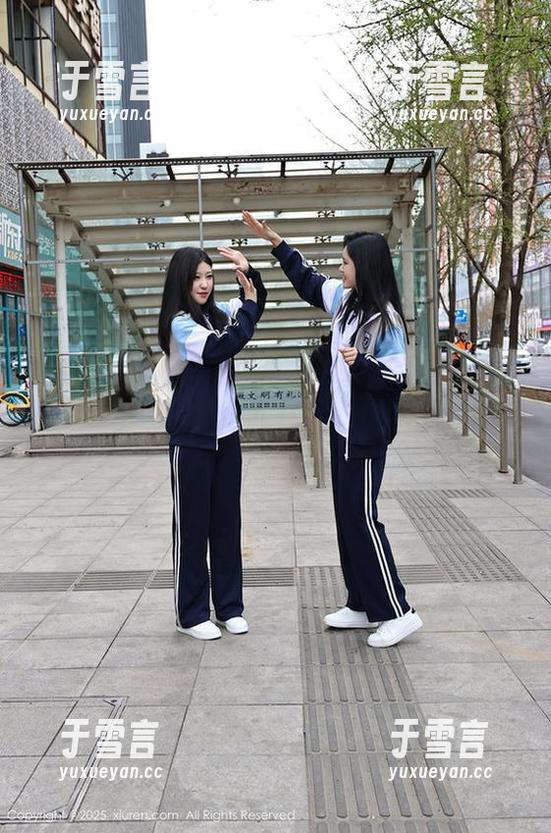 Xiuren秀人网-李丽莎 Xiuren秀人网 - 在李丽莎的修女美图中,藏着让人一再回味的满足感,这味道真绝了。