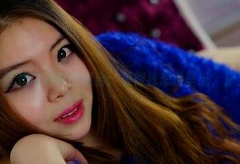 pans – 紫萱和白衬衫的组合：美得我想换壁纸，却又舍不得！