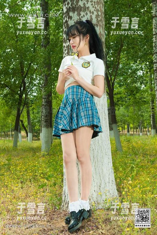 丽柜 - 凌凌与少女写真：一场在脸红中展开的合集冒险