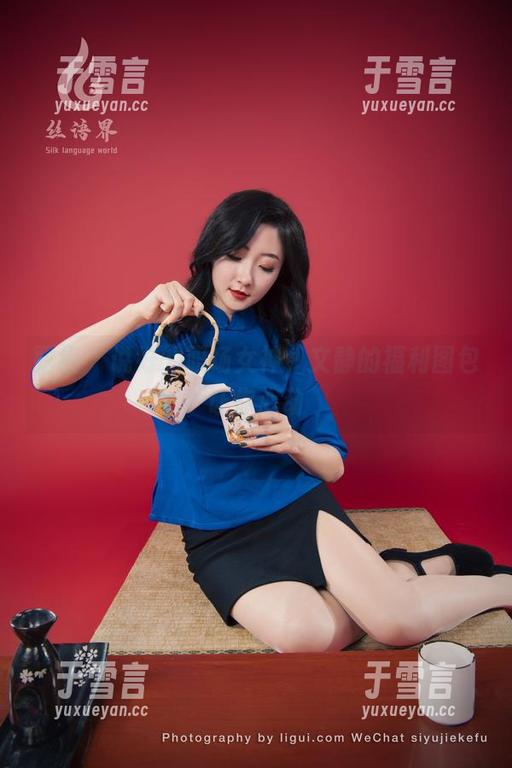 丽柜 - 说好的职场女神，文静的福利图包让你心动