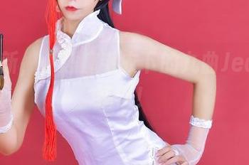 照片更新，小恶魔毛衣下的九曲Jean鬼灵精怪！