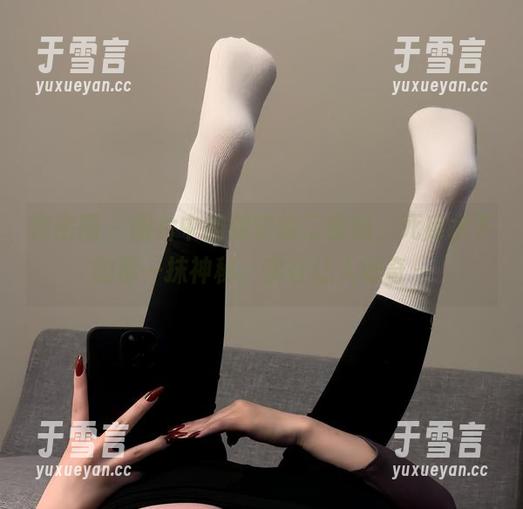 保守的二舅妈 微密圈 - 图片中的保守的二舅妈,死库水下的那一抹神秘,实在让人好奇~