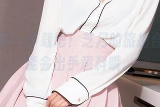 克拉女神 – 下载吧！芝月的旅拍合集，可能会出乎意料哦。