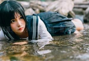 兔玩映画：那双小细腿的白丝，悄悄在图集中晃动