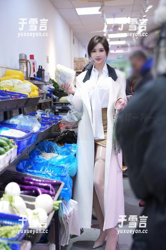 周妍希 微密圈 - 周妍希的写真:这是怎样一种一秒变衣架的身材?