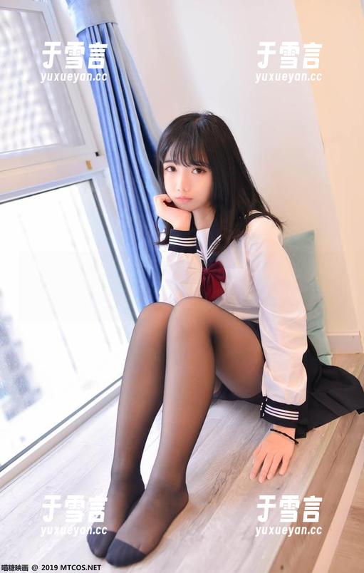喵糖映画联合大腿与黑裙的写真，敢不敢试试这双腿的魔力？