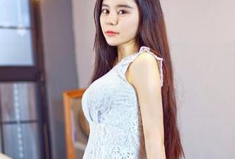 嗲囡囡 – 下载小蛮妖Yummy的红裙，给你的画框来点不一样的美图！