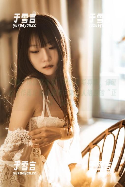 坏露露香宝 下载“坏露露香宝”职业装写真集,保证你工作再忙也能拥有一套让人艳羡的“正经”穿搭。