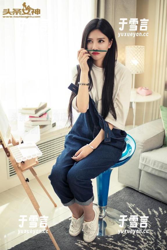 头条女神 - 刘瑾希的写真：图库里藏着微妙的罗曼史，细节好像总有些意思