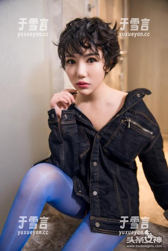 头条女神 - 最新双人写真，杨漫妮baby的眼神里倒是很多故事啊！