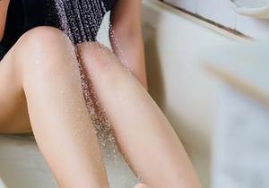 如月灰的福利写真，源赖光B又一次把我们拉入干货满满的奇妙地带！