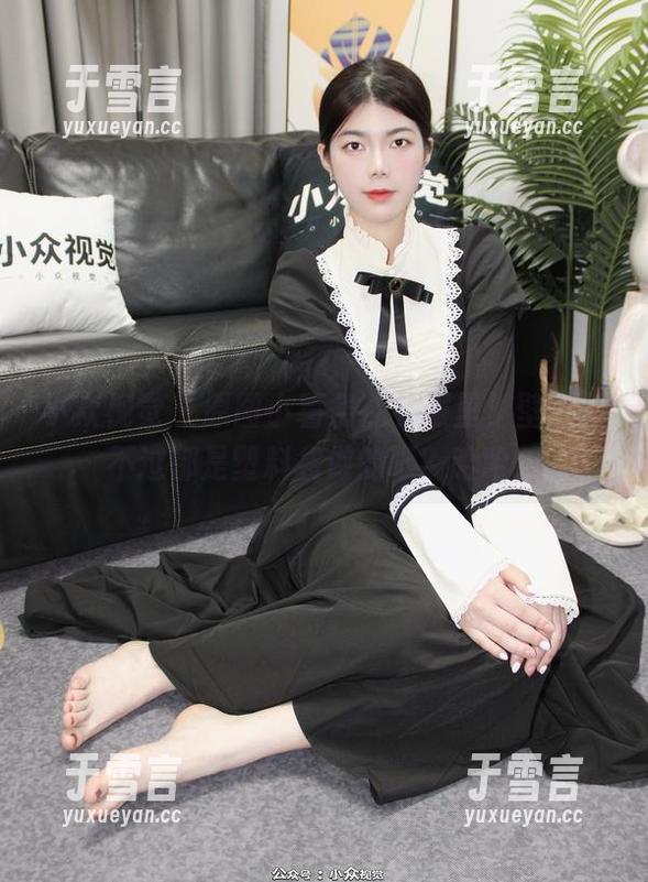 小众视觉-小薯条 小众视觉 - 原图小薯条在礼服里,壁纸就不过都是塑料袋做的吧?哈哈!