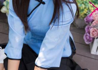 尤果网 – Sara的甜蜜烦恼——丝袜套图让人不禁多看两眼