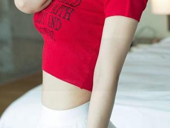尤果网 – 米妮的连衣裙原图：我可以说这裙子让我想到了某种糖果吗？