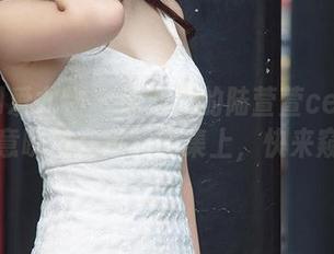 尤果网爱尤物 – 泳池里的陆萱萱cecilia，随意映射在定制图集上，快来窥探！