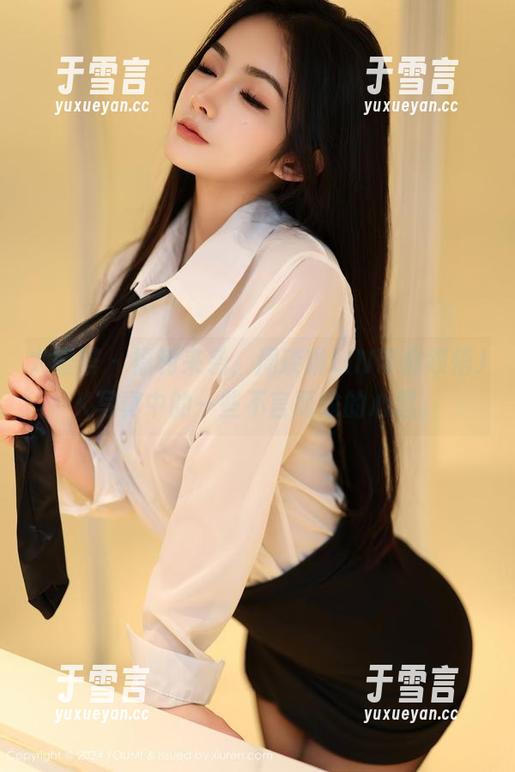 尤蜜荟 - 福利来袭，周琰琳LIN带你领悟JK写真中的一些不言而喻的心思。