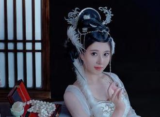 最新资源摆上桌，年年Nnian的女王气质让人咋舌。