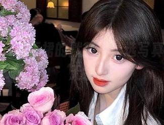 怡子yiii和短裙的默契，精选写真集一览无余