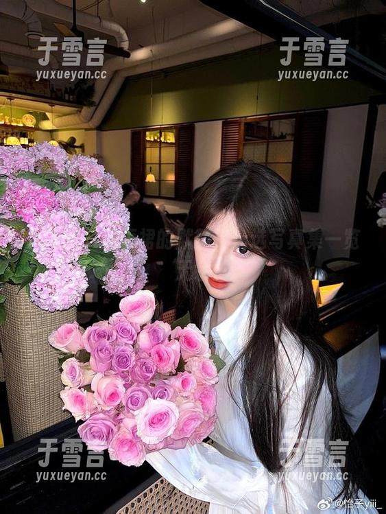 怡子yiii和短裙的默契，精选写真集一览无余