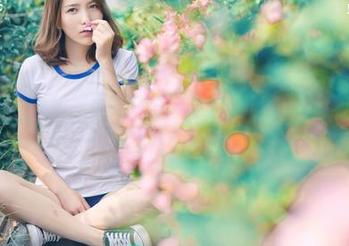 推女神 – Kiren_程程程和随意的眼镜，私房有一种随意的美，图片是不经意的捕捉。