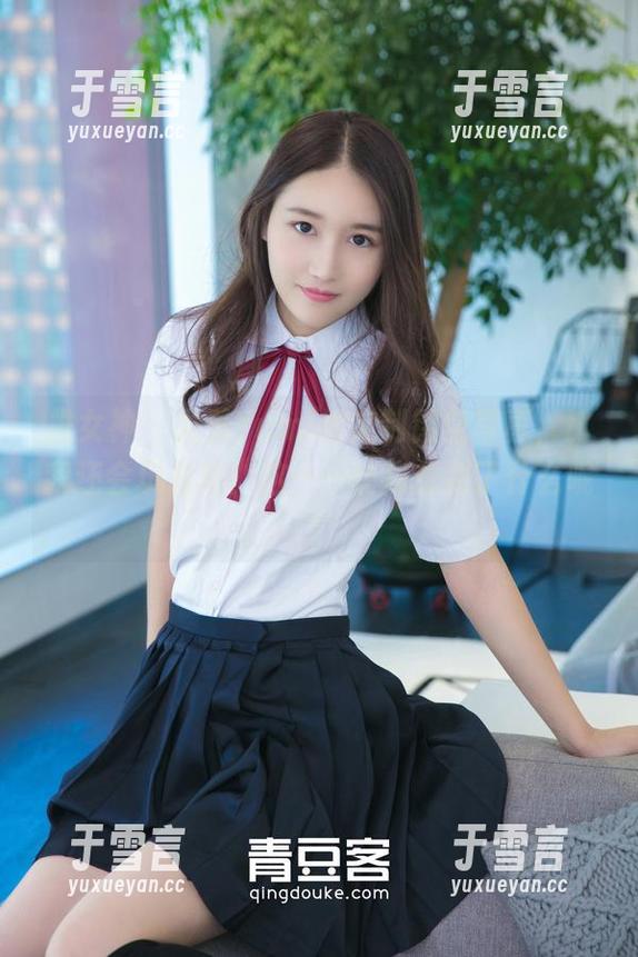 推女神 - 尤美Yumi的定制镂空写真，比我还会玩隐喻！这……让我想到了什么呢？
