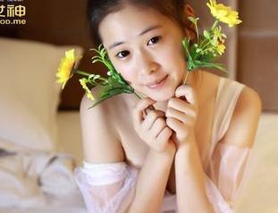 推女神 – 随徐妍馨Mandy畅游泳池，私拍资源别有洞天！
