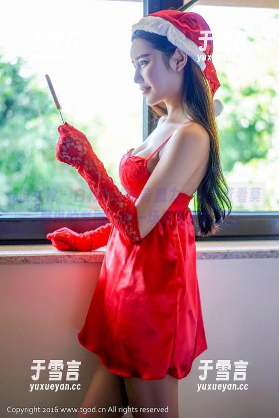 推女神 - 白衬衫的神奇魔力，点击查看莫雅淇的套图，来一场视觉小旅行！