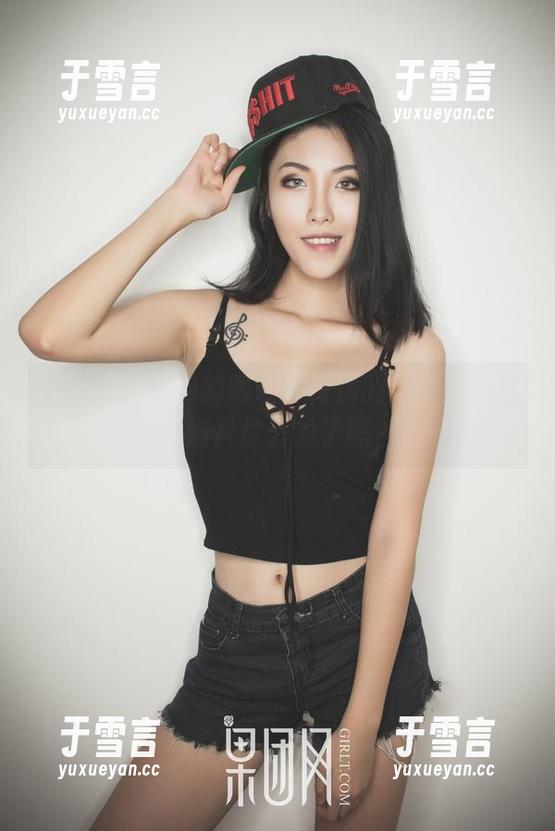 果团网-莫雅淇 果团网 - 特别的眼镜,特别的莫雅淇,这组照片你爱的了吗?