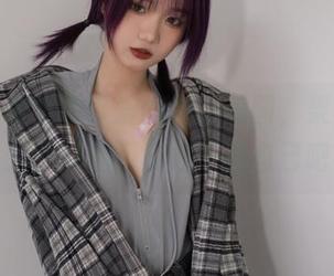 看这组柒柒不可爱的婚纱美图，果然没有人会拒绝闪光灯下的自己吧