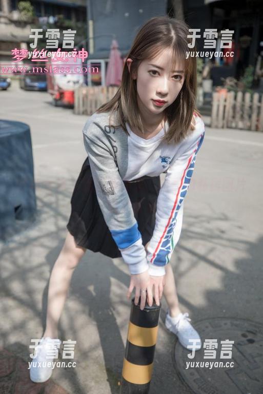 梦丝女神 - 镂空画面里，向雪的私房图片温柔待发