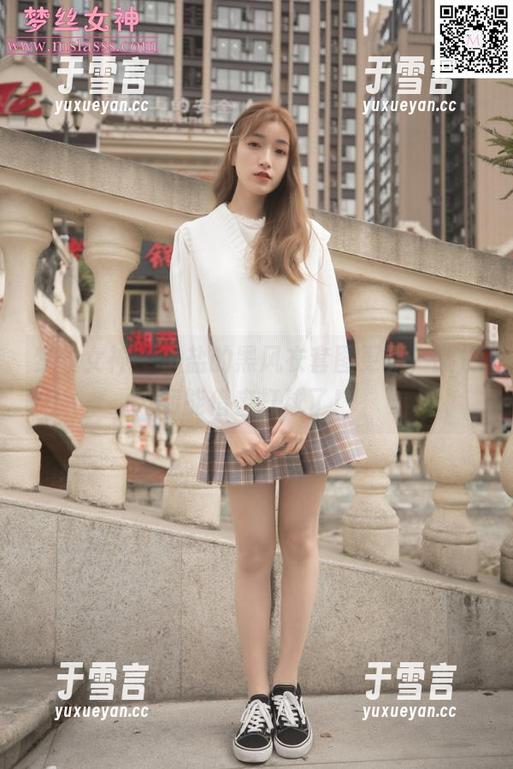 梦丝女神-小盐 梦丝女神 - 小盐的黑风衣套图更新,腿长到能借来打球了!