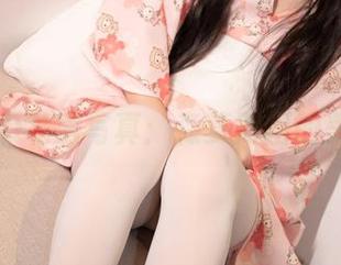 白丝80D私房写真：森萝财团的美学实验