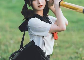 标新立异：河豚抚子与她的定制油彩写真