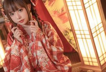 或许我该再看一遍爆机少女喵小吉的“甜心”私拍原图，理智已抛到九霄云外了。