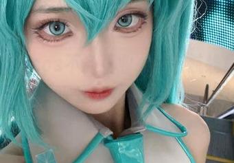 狐玖玖的cos不务正业，碧蓝航线里的大凤妥妥的女神之路？