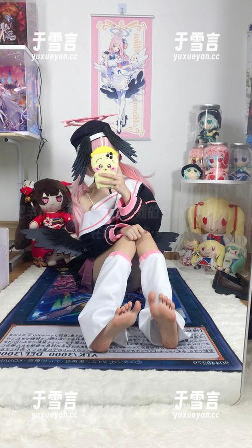 把丰川祥子校服穿出好戏的白栎Shirly，在线追踪中…