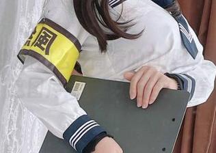 哪里能找到那么多高清的白烨烨超辣猎犬姐姐？这图库：我能瘫在这里看一天。