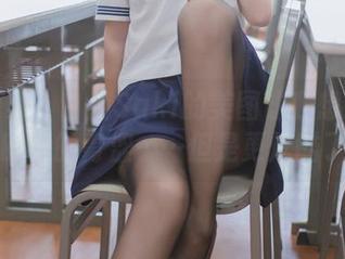 校服变身？白金Saki的美图让我想到了学生时代的青涩……但是更炫酷了！