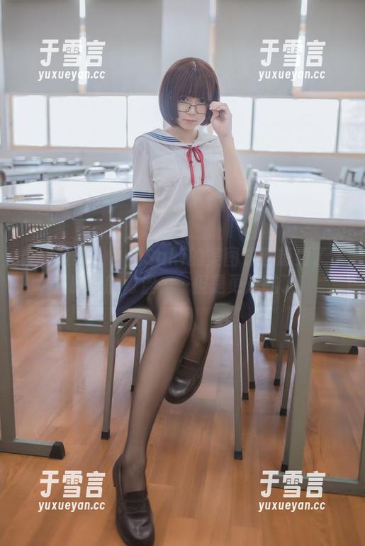 校服变身？白金Saki的美图让我想到了学生时代的青涩……但是更炫酷了！