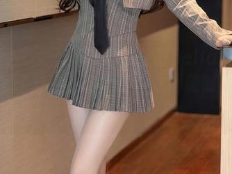 秀人网 – 女王写真与余贝拉bella的魔力，成就了这一小宇宙，总觉得随时要被吸进去。